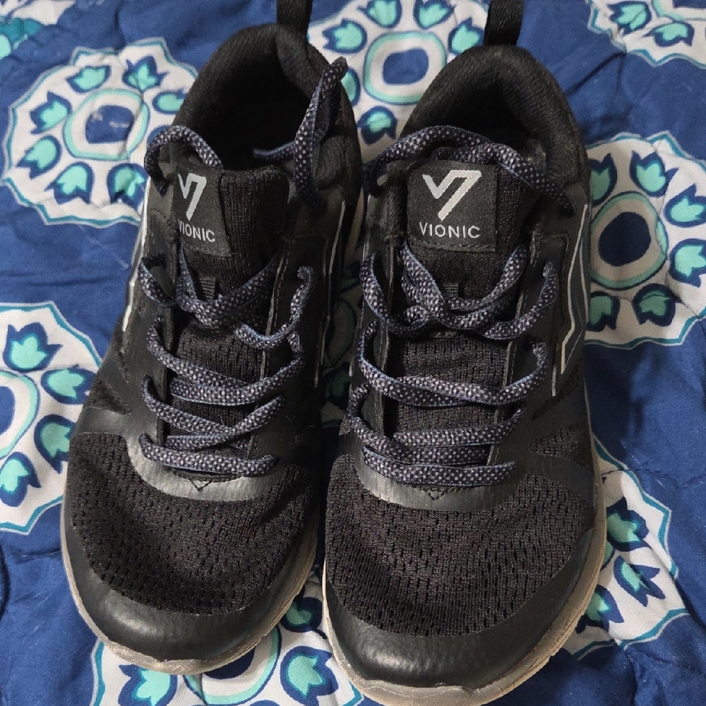 Vionic Charcoal and Black Mesh Sneakers